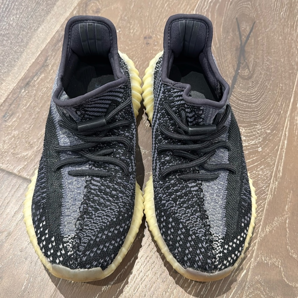 Yeezy Boost 350 V2 'Carbon'